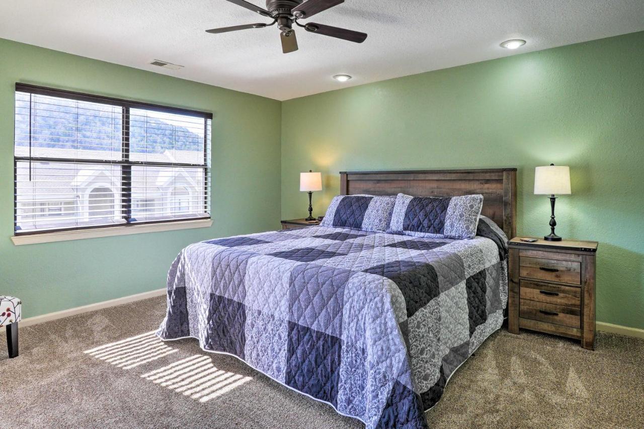 Walk-In Condo At Pointe Royal Resort With King Beds! ブランソン エクステリア 写真